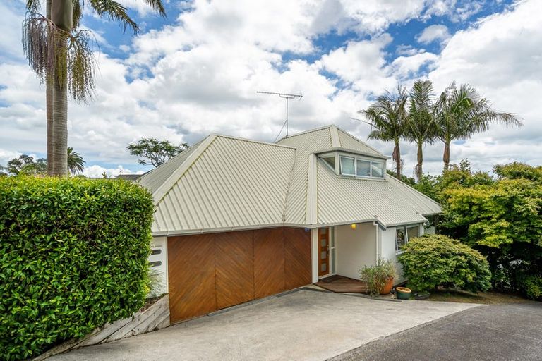 Photo of property in 13b Rodney Road, Northcote Point, Auckland, 0627
