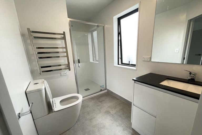 Photo of property in 2/44 Schnapper Rock Road, Schnapper Rock, Auckland, 0632