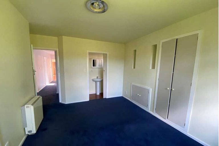 Photo of property in 32 Strowan Road, Strowan, Christchurch, 8052