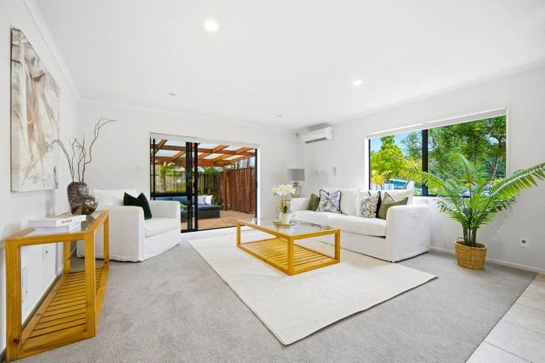 Photo of property in 1 William Gamble Drive, Greenhithe, Auckland, 0632