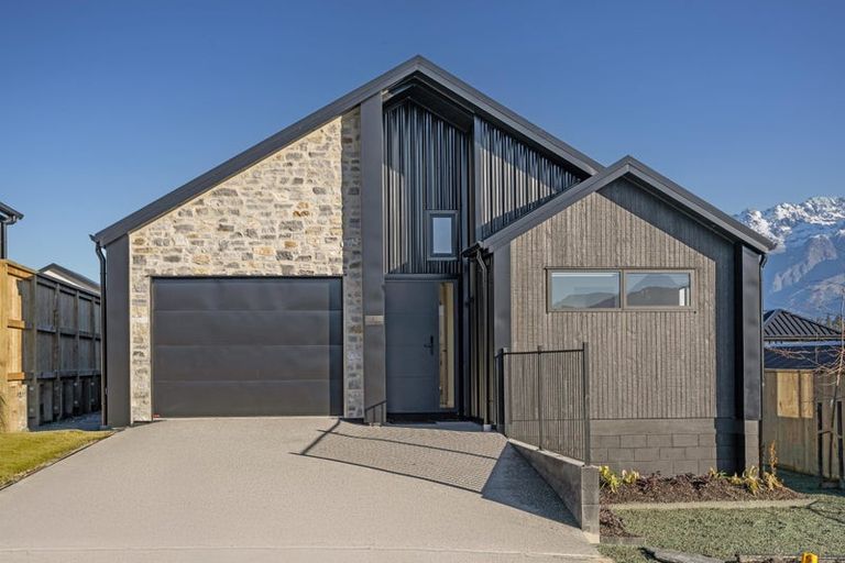 Photo of property in 47 Shepherd Road, Jacks Point, Queenstown, 9371