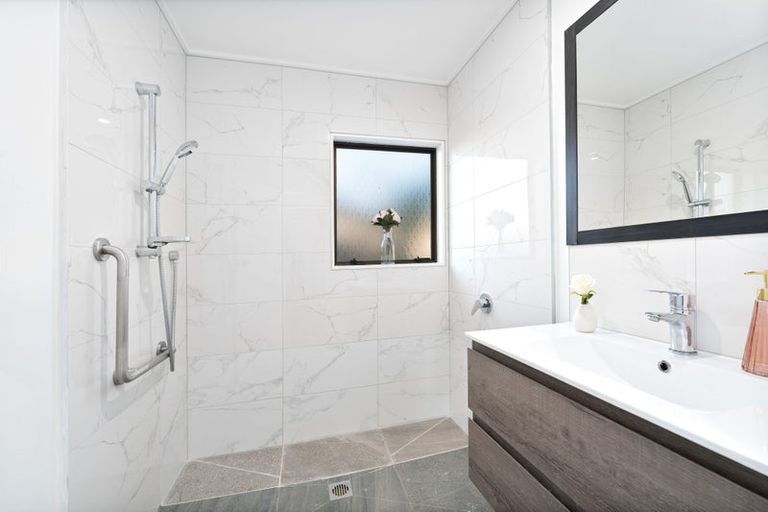 Photo of property in 13 Elisa Lane, Ranui, Auckland, 0612