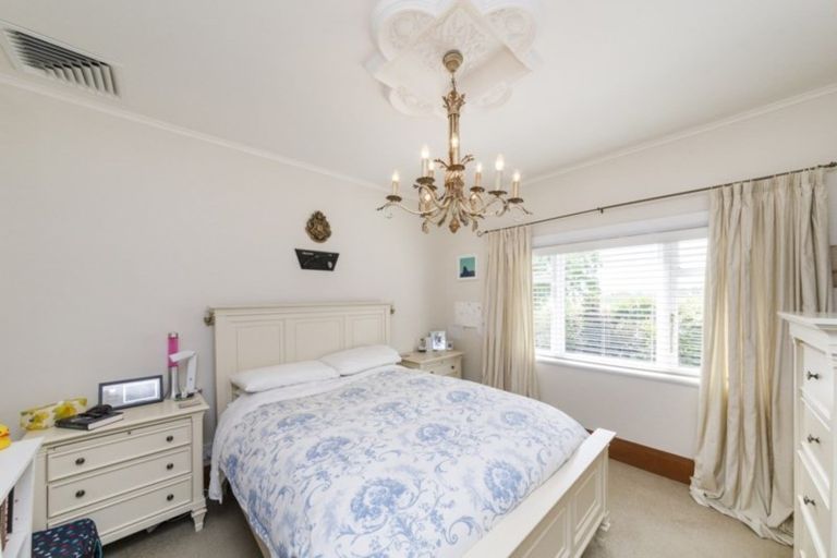 Photo of property in 18 Riverbank Road, Tiakitahuna, Palmerston North, 4477