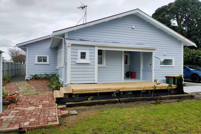 Photo of property in 195 South Road, Hawera, 4610