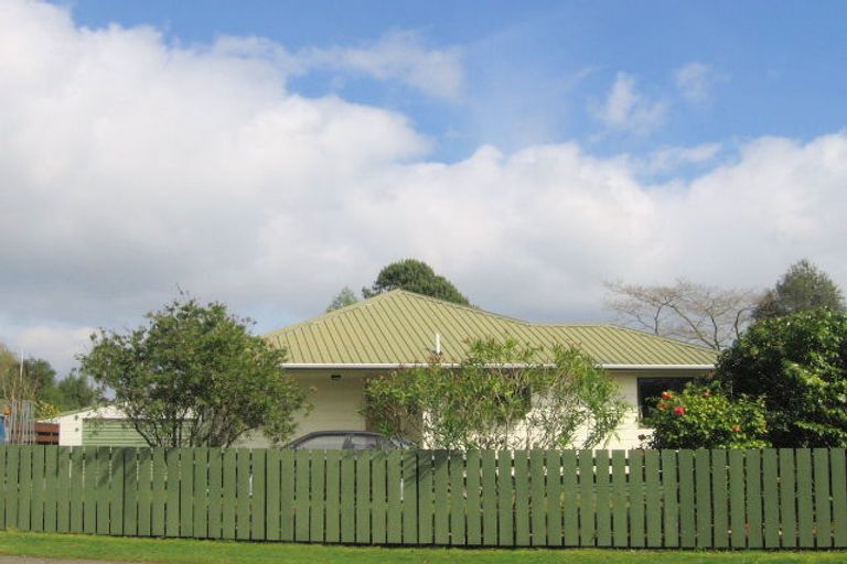 Photo of property in 20 Rewarewa Street, Owhata, Rotorua, 3010