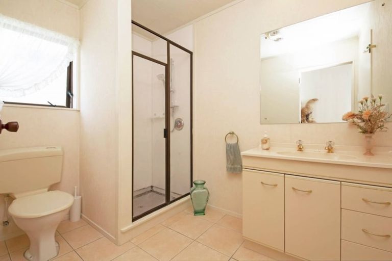 Photo of property in 14 Rogers Avenue, Eastern Beach, Auckland, 2012