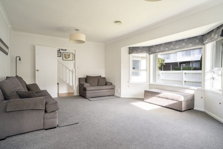 Photo of property in 43 Fyvie Avenue, Tawa, Wellington, 5028