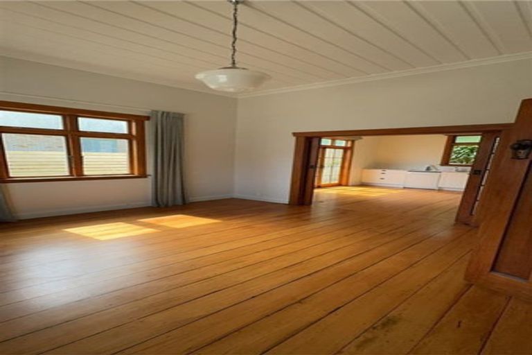 Photo of property in 51 Vivian Street, New Plymouth, 4310