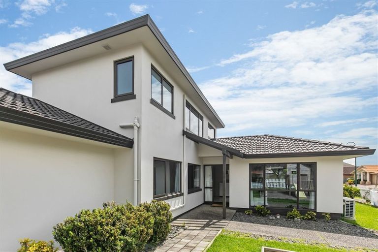 Photo of property in 9 Erne Crescent, East Tamaki, Auckland, 2016