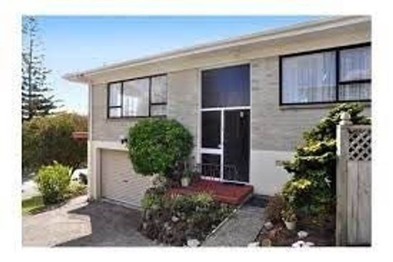 Photo of property in 1/32 Velma Road, Hillcrest, Auckland, 0627