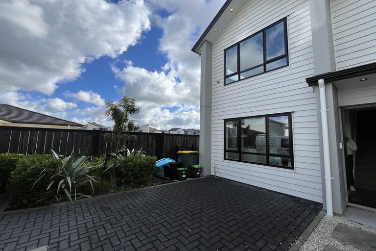 Photo of property in 22b Lumbarda Drive, Kumeu, 0810