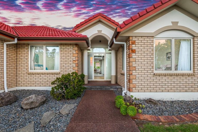 Photo of property in 16 Semillon Avenue, Henderson, Auckland, 0612