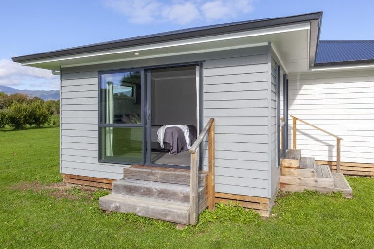 Photo of property in 12 Faydon Close, Ohau, Levin, 5570