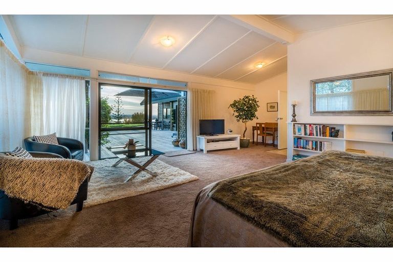 Photo of property in 2 Doves Bay Road, Kerikeri, 0294