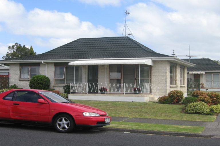 Photo of property in 2/2 Waterloo Road, Milford, Auckland, 0620