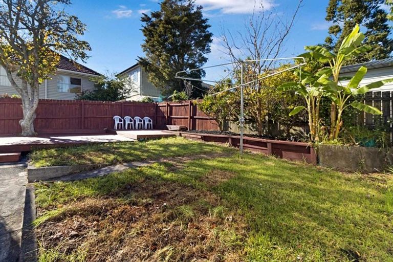 Photo of property in 64 Seabrook Avenue, New Lynn, Auckland, 0600