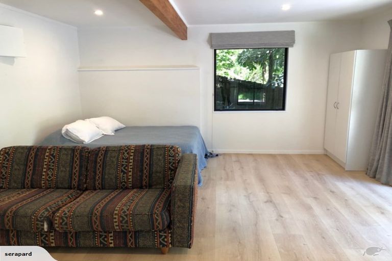 Photo of property in 33 Park Hill Road, Birkenhead, Auckland, 0626