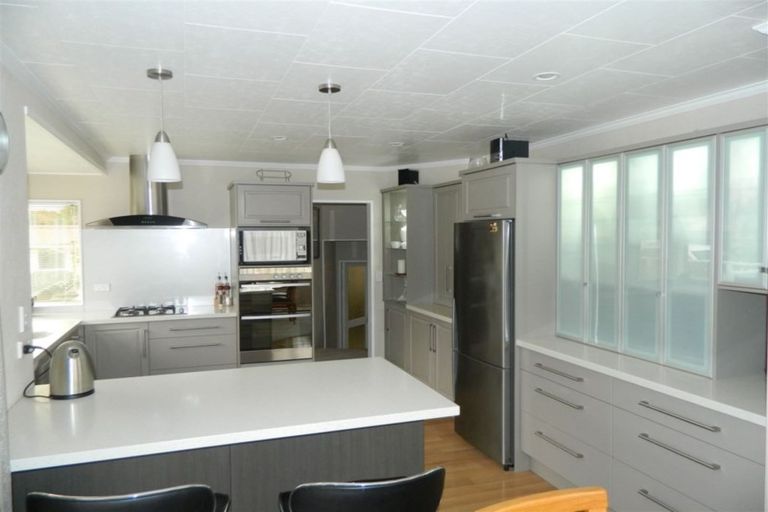 Photo of property in 10 Webb Avenue, Levin, 5510