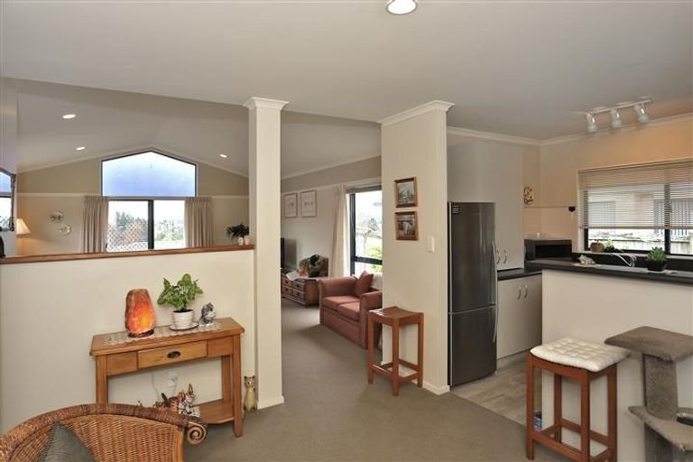 Photo of property in 17 Oteki Park Drive, Welcome Bay, Tauranga, 3112