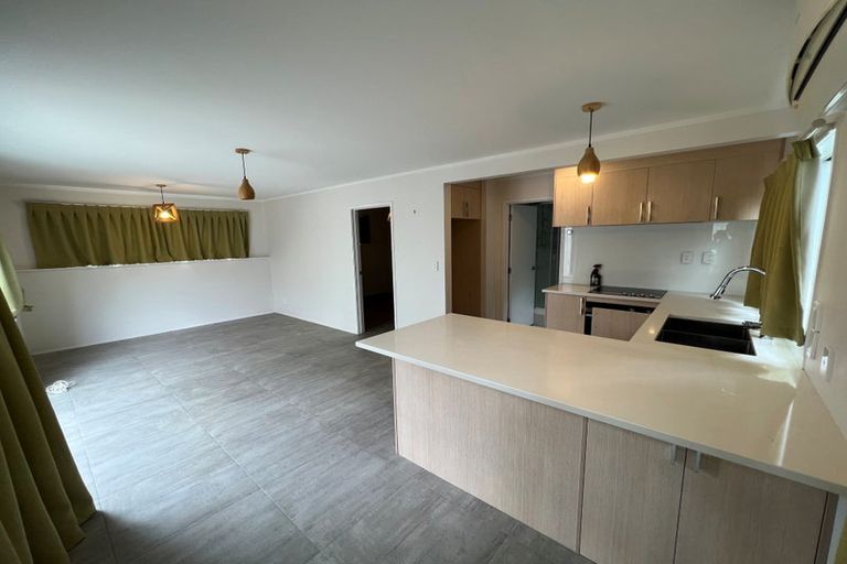 Photo of property in 3 Kerria Place, Sunnynook, Auckland, 0620