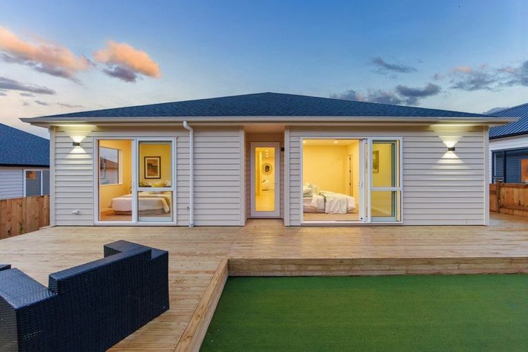 Photo of property in 29 Kaupeka Road, Orewa, 0931