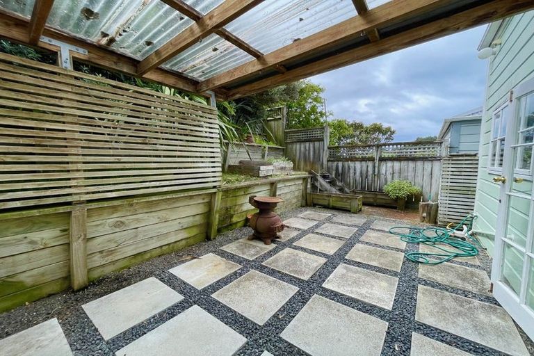 Photo of property in 17 Emerson Street, Berhampore, Wellington, 6023