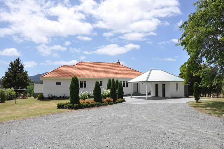 Photo of property in 15 Pukenui Road, Kaiwaka, 0573