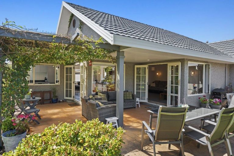 Photo of property in 15 Pukekura Place, Taradale, Napier, 4112