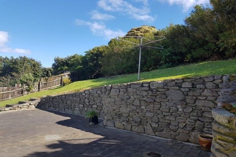 Photo of property in 9 Gloaming Hill, Titahi Bay, Porirua, 5022