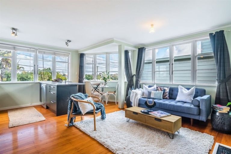 Photo of property in 1/178 Lake Road, Belmont, Auckland, 0622