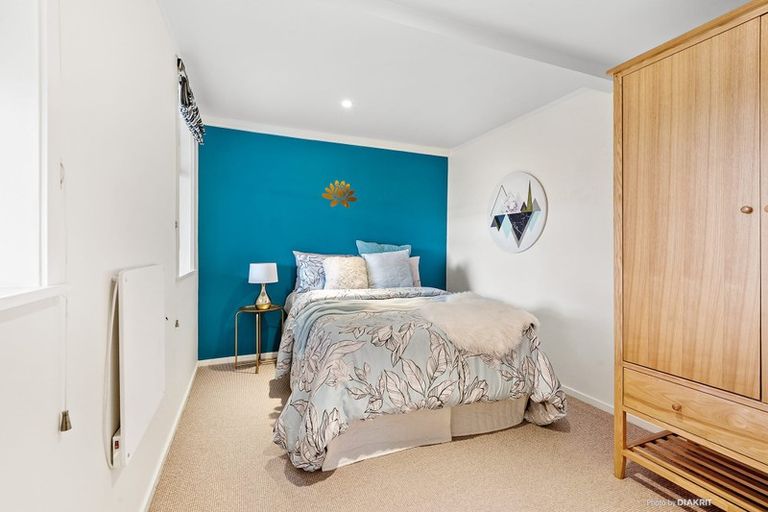 Photo of property in 69 Queens Drive, Lyall Bay, Wellington, 6022