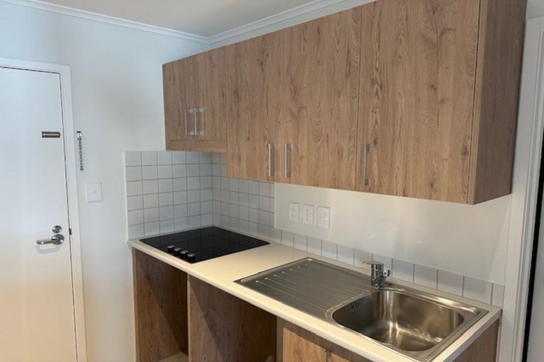 Photo of property in 30/11d Westward Ho, Glen Eden, Auckland, 0602