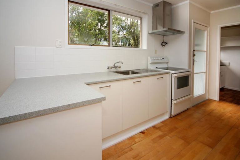 Photo of property in 51 Neal Avenue, Glenfield, Auckland, 0629