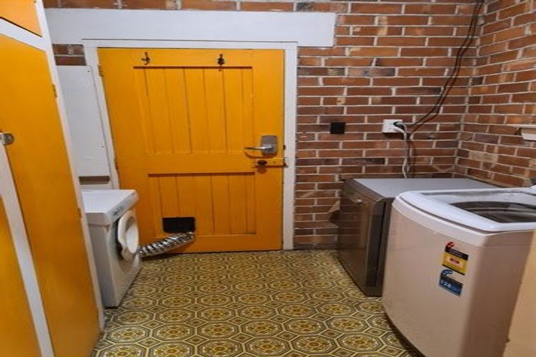 Photo of property in 38 Avenue Road, West End, Timaru, 7910