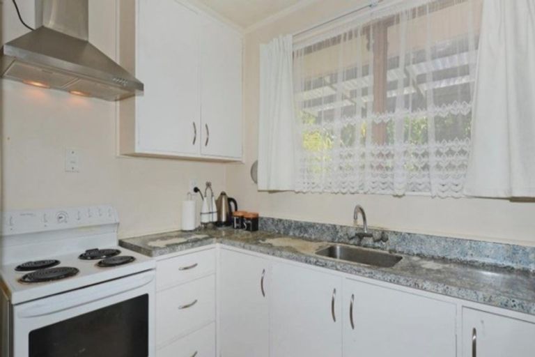 Photo of property in 2/110 Pinehaven Road, Pinehaven, Upper Hutt, 5019