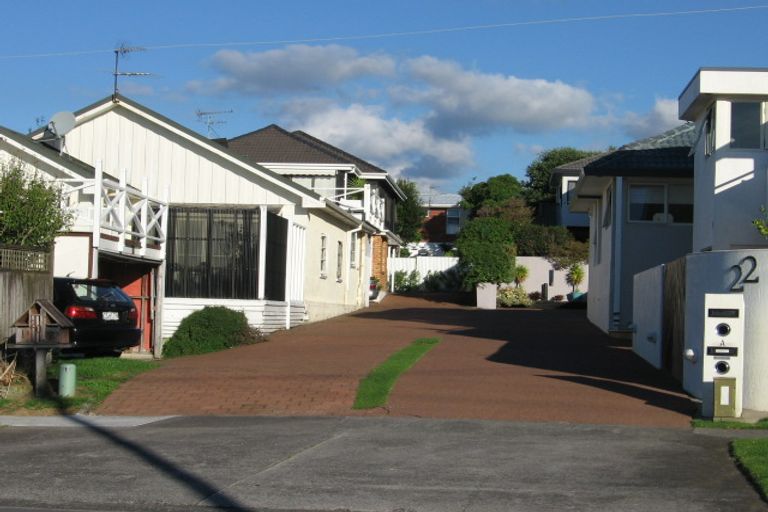 Photo of property in 2/22 Takutai Avenue, Bucklands Beach, Auckland, 2012