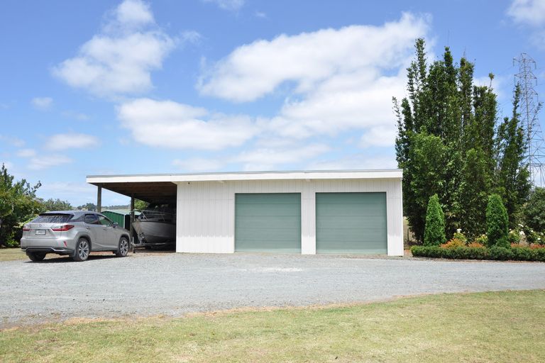 Photo of property in 15 Pukenui Road, Kaiwaka, 0573