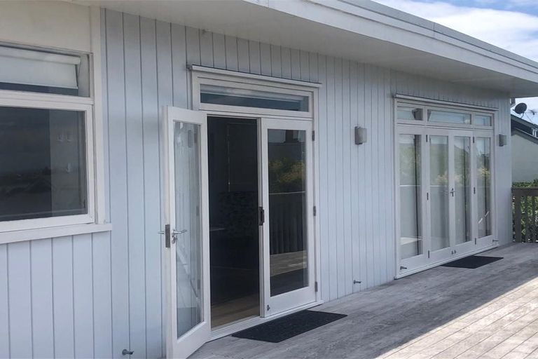 Photo of property in 46a Hinemoa Street, Birkenhead, Auckland, 0626