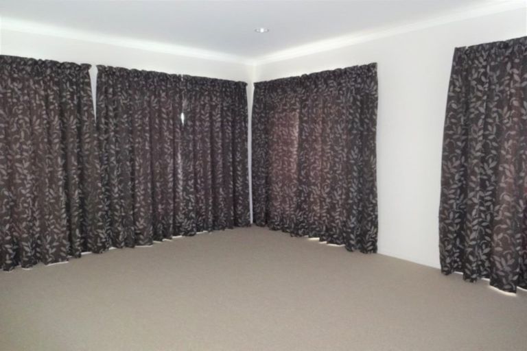 Photo of property in 5 Strathaven Road, Wattle Downs, Auckland, 2103