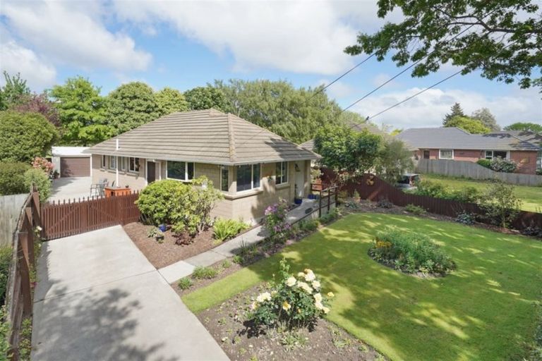 Photo of property in 37 Guildford Street, Burnside, Christchurch, 8053