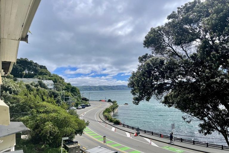 Photo of property in 3/136 Evans Bay Parade, Roseneath, Wellington, 6021