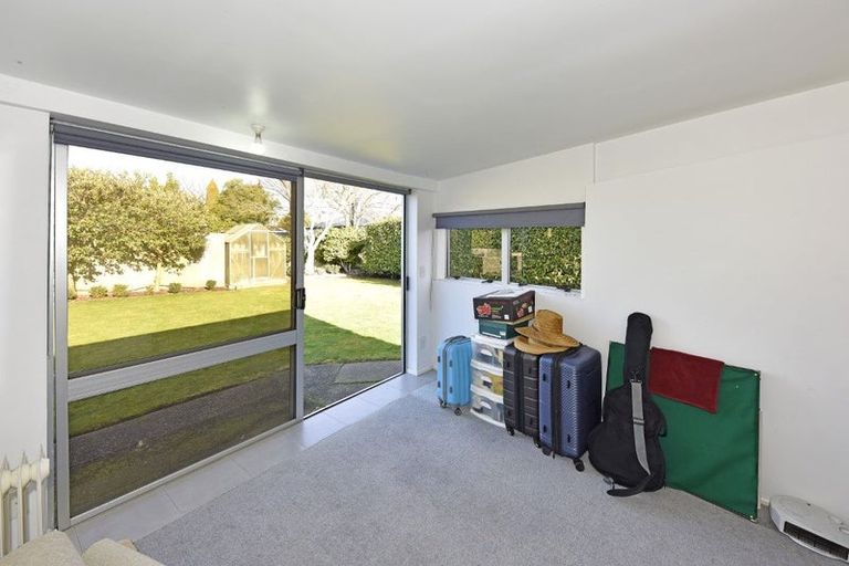 Photo of property in 37 Searells Road, Strowan, Christchurch, 8052