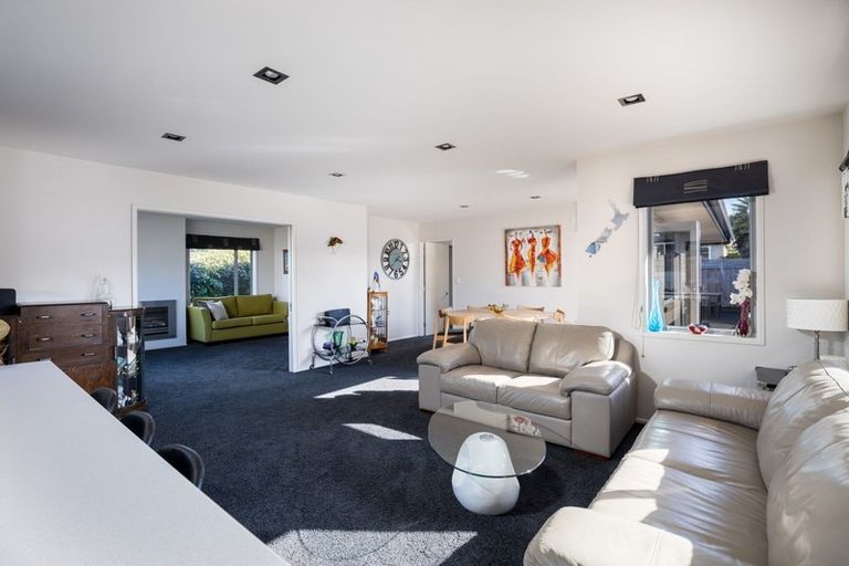 Photo of property in 2/37 Wallace Place, Westown, New Plymouth, 4310