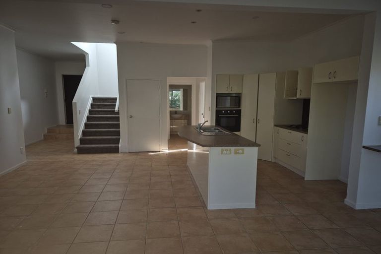 Photo of property in 17 Trimaran Drive, Gulf Harbour, Whangaparaoa, 0930