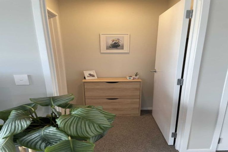 Photo of property in 31 Discovery Place, Marfell, New Plymouth, 4310