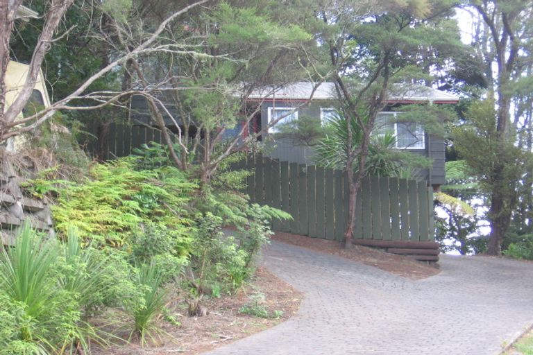 Photo of property in 12 Caram Place, Birkenhead, Auckland, 0626