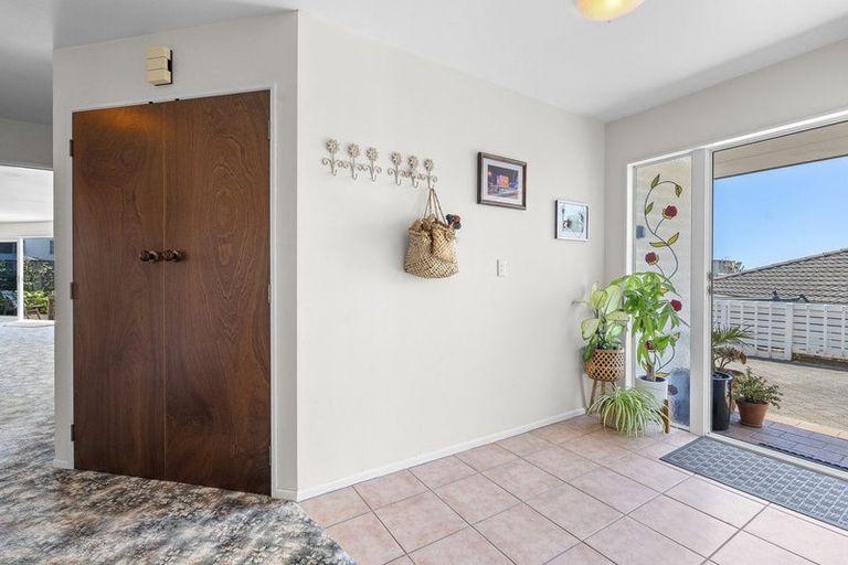 Photo of property in 8 Chatswood Grove, Fitzroy, New Plymouth, 4312