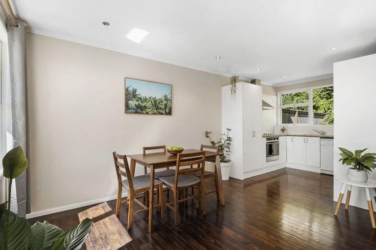Photo of property in 1/39 St Peters Street, Northcote, Auckland, 0627