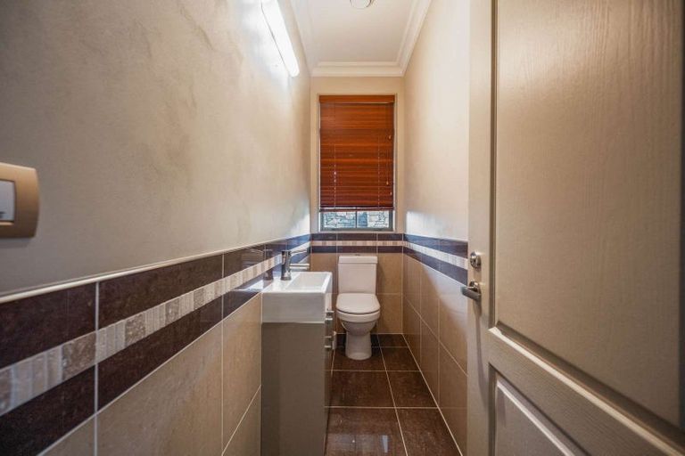 Photo of property in 305 Old North Road, Kumeu, 0892