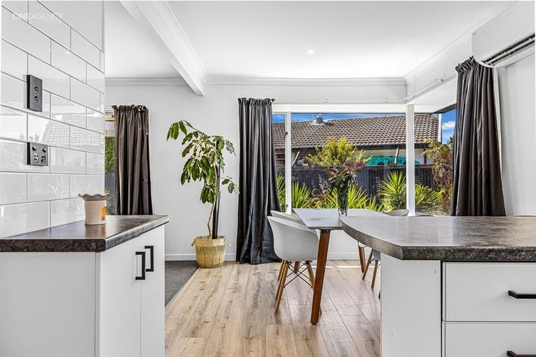 Photo of property in 18 Kalmia Place, Kaiapoi, 7630